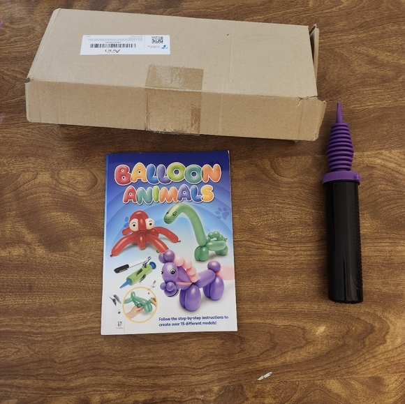 Balloon Animals Kit - Picture 1 of 5